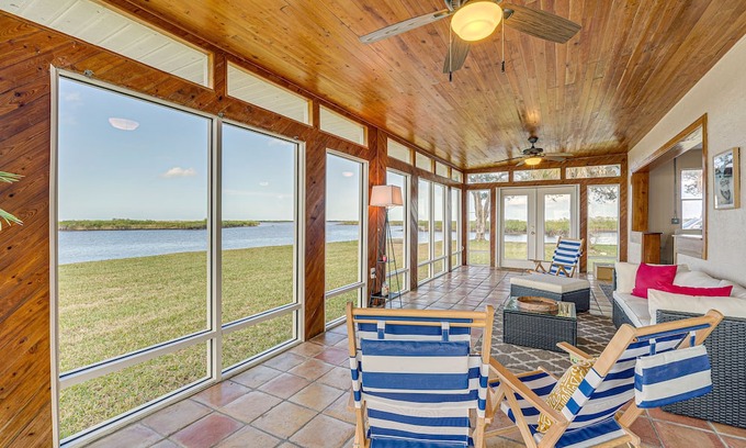 Spring Hill Cottage | Gulf Front Spring Hill Getaway w/Grill & Dock!