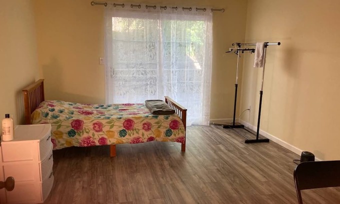Pacheco House | Cozy Private Bedroom in Prime Location