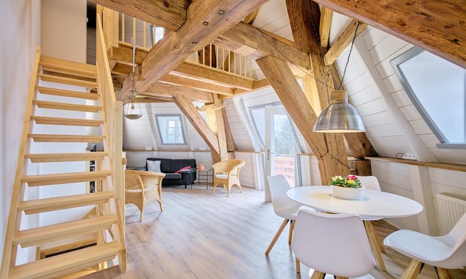 Flensburg House | Moderne, Gemütliche Ferienwohnung in Mühle mit Blick Über Flensburg