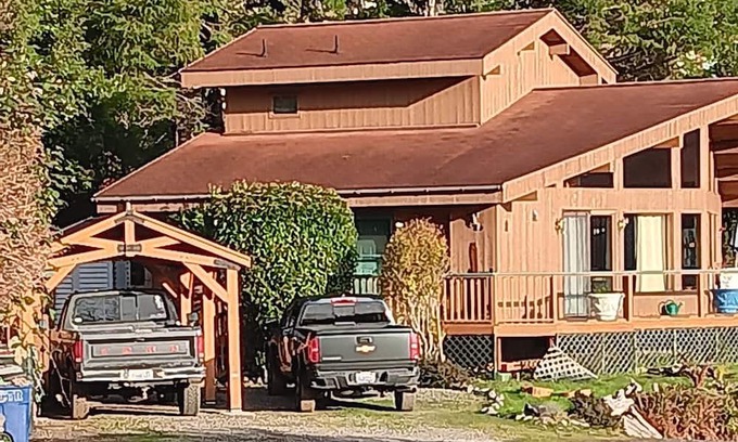 Brookings House | Beautiful Brookings Home with Ocean View and Jacuzzi