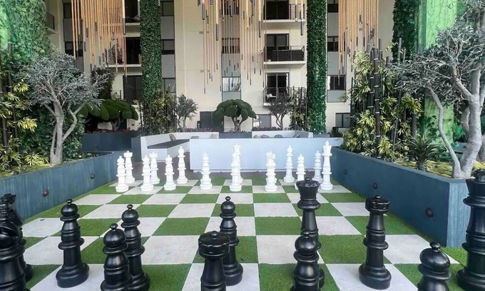 Garden Isles Condo | Artsy luxurious cozy vacation home with great views and by beach !!