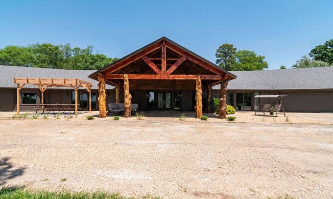 Blue Eye House | Enjoy the best escape for your 30 day min stay!