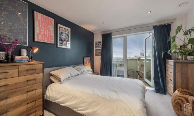 St. George's Apartment | Stylish one bedroom apartment with patio balcony