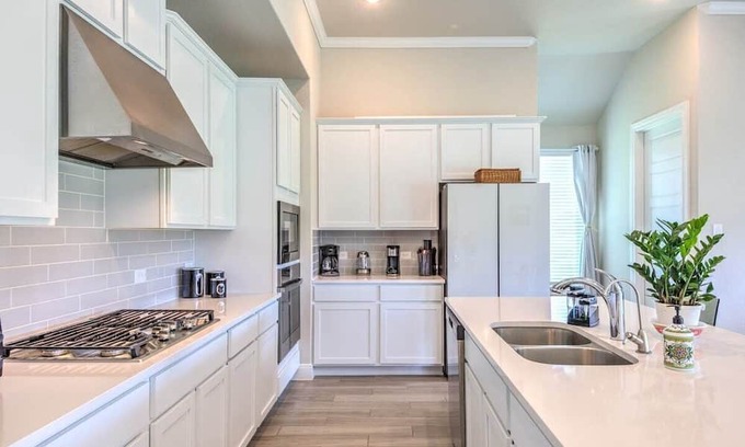 San Antonio House | Family Friendly Retreat just 20 Minutes to Downtown San Antonio