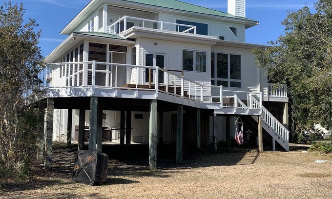 Myrtle Grove House | The Myrtle Grove House