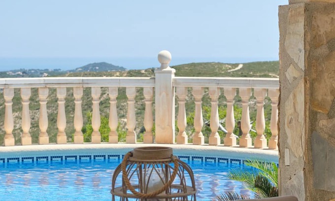 Cumbre del Sol Villa | Villa 'Casa Begonia' with Sea View, Wi-Fi and Air Conditioning