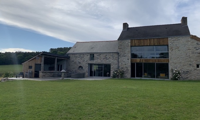 Allaire House | Maison de Campagne Moderne, Grands Espaces Tranquillité Assurée !