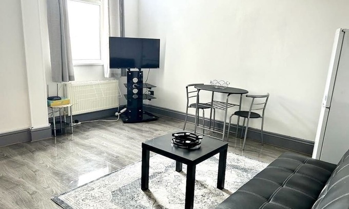 Belle Vue House | Fully equipped house with garden - close to the centre!