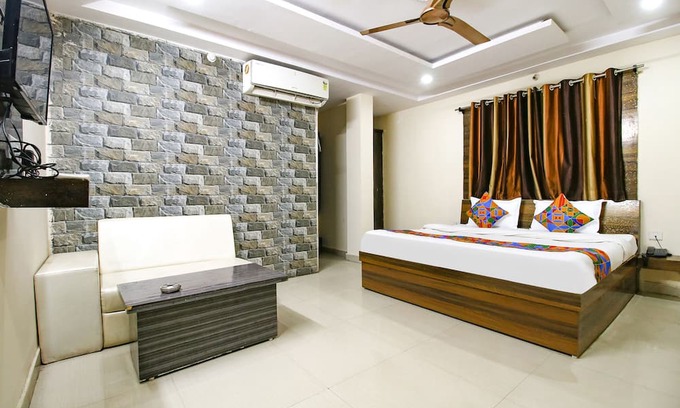 Bhopal Hotel | Fabexpress Smart City