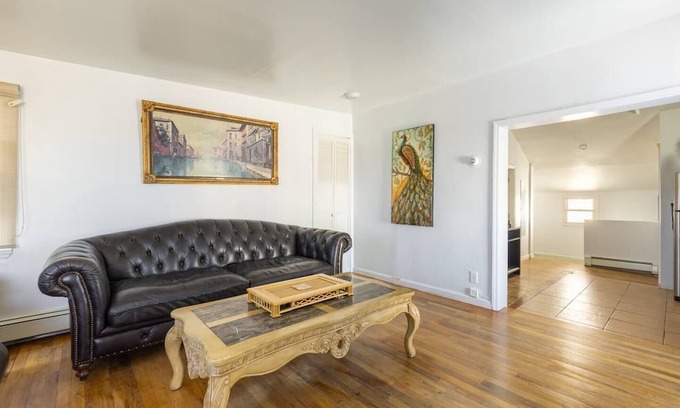 East Bronx Apartment | 🅱🅾🅾🅺 🅽🅾🆆 1BR Private Beach + Patio