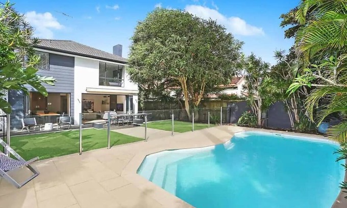 Rose Bay House | Spacious family house in delightful Rose Bay.