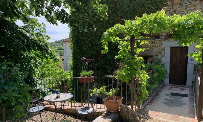 Saint-Sauveur-de-Cruzieres Cottage | Le FLEURISTE with TERRACE AND SHARED BARBECUE/PISCINE