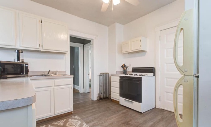 University Circle Apartment | Cozy Bohemian 1 bedroom in a 3 bedroom house in beautiful Little Italy.