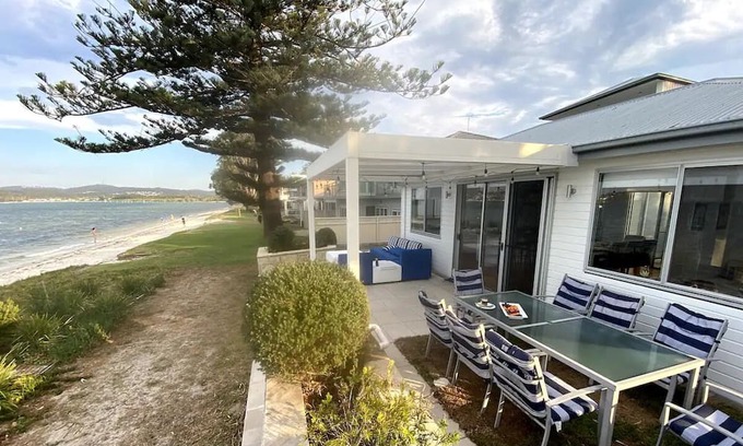 Salamander Bay House | Absolute Waterfront Beach House Foreshore Bliss on Salamander Bay