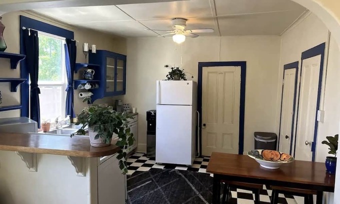 Grass Valley Cabin | Historic cabin with clawfoot tub close to downtown