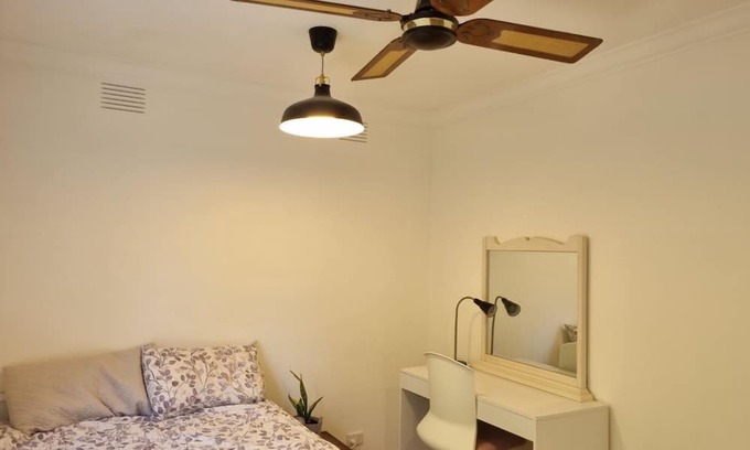 Greensborough House | Cosy place in Greensborough