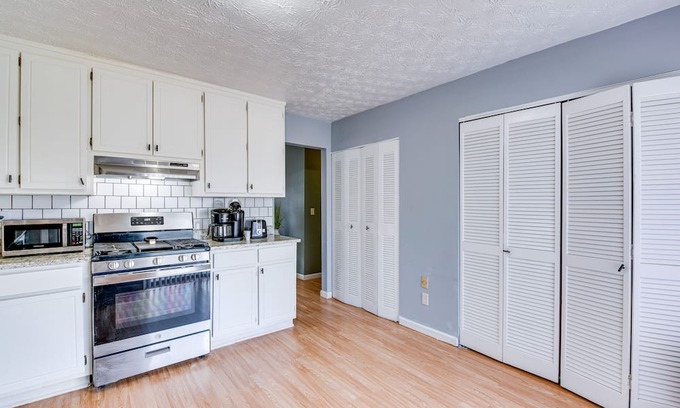 Douglasville House | Douglasville Gem - Minutes from Historic Downtown!