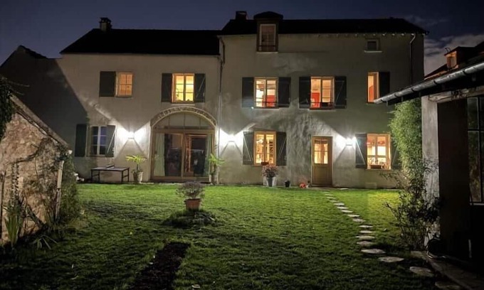 Mareil-Marly House | Gorgeous 17th Century farmhouse in charming village near Paris...with pool!