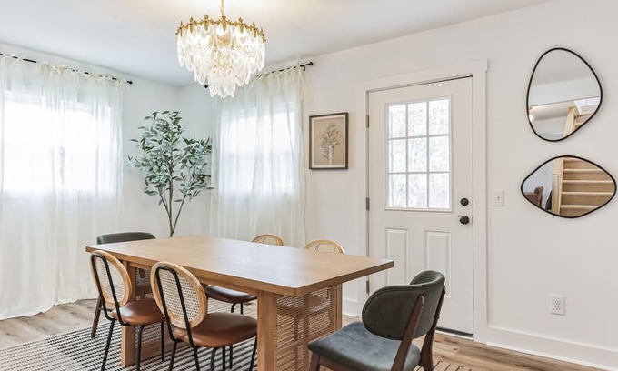 Princess Place House | Stylish 3 BR House: 1 King Suite. No Cleaning Fee!
