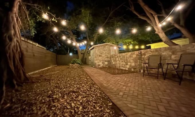 West Little River Apartment | Cozy Cabin with private fenced garden in Miami. Kick back and relax here.