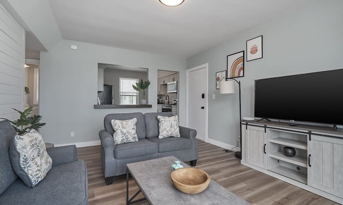 Cottage Line Apartment | *Waterview/Pool* Coastal Breeze Suite @ Salt & Sea