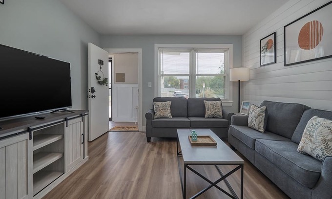 Cottage Line Apartment | *Beach/Pool* Sun Bum Suite @ Salt & Sea