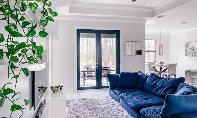 Rural Estates Apartment | 3 Bedroom 791453 by Houzlet