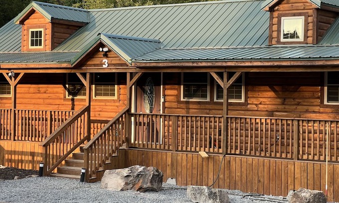 Smithville Cabin | Sportsman’s Hideaway