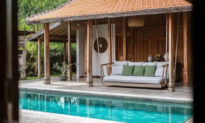 Uluwatu House | The Padang Villa - Gorgeous 3.5 Bedroom Villa in the Heart of Uluwatu, sleeps 7