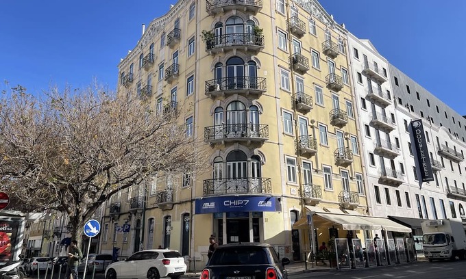 Sao Sebastiao da Pedreira Apartment | High ceiling heaven, kids friendly!