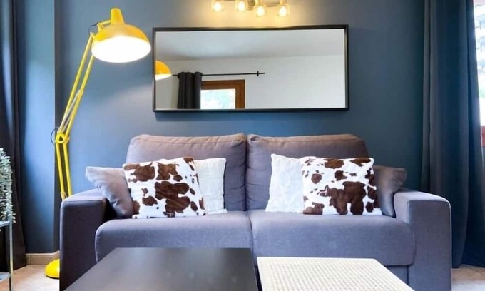Ransol Apartment | Modern and rustic in Ransol. Sleeps 6