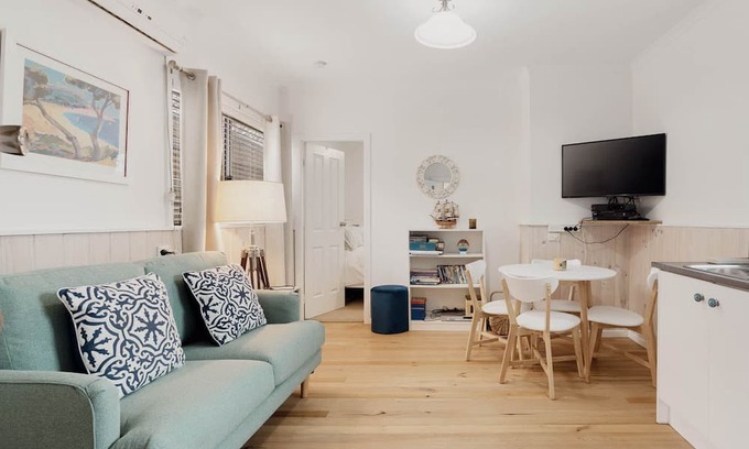Patonga Cabin | Happy Daze 2 by Coast Holidays