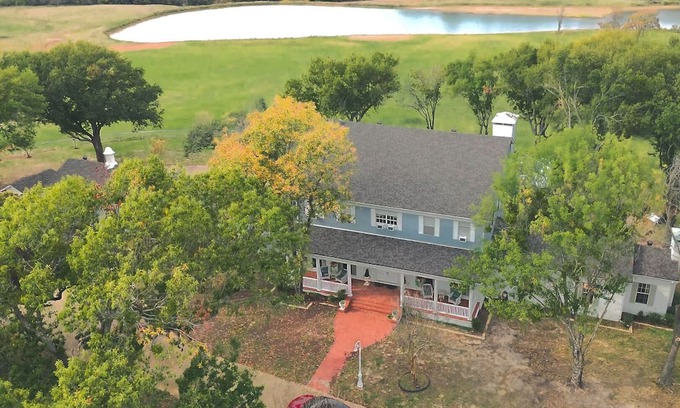 Canton House | This house is a 5 bedroom(s), 5.5 bathrooms, located in Canton, TX.