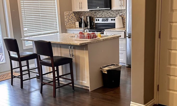 Saskatoon House | GEARY LODGE -“home away from home” , minutes drive from Saskatoon Airport .