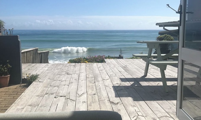 Pukehina House | Beauty on the beach front
