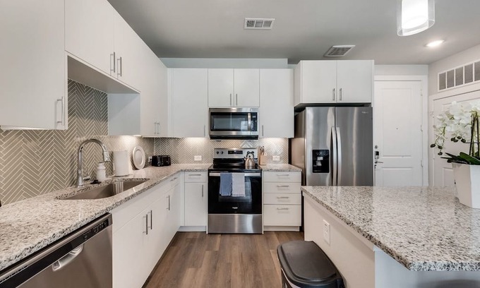 North Richland Hills Apartment | 25% Off 2BD Apt, Lounge Med Ctr NRichland NRH106