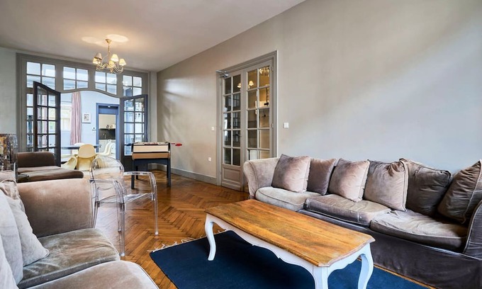 Roubaix House | Spacious house 5ch 2sdb 9 beds terrace.