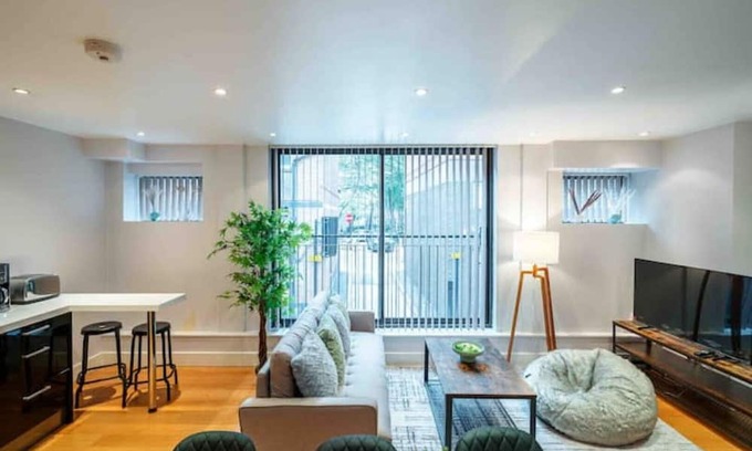 Euston Apartment | Cosy 1BR Apartment with Hot Tube in Central London