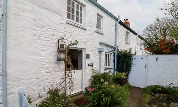 Portscatho Cottage | KINPOL, pet friendly, character holiday cottage in Portscatho