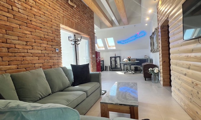 Csopak Apartment | NEONCsopak at lake Balaton perfectly located for hiking-swimming,-wining-dining
