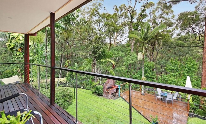 Reedy Creek House | Set Amongst the Trees Only Minutes to the Largest Shopping Center on the Gold Coast
