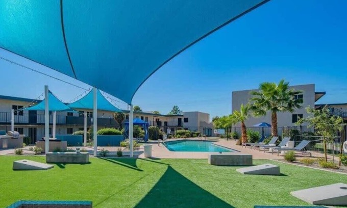 Camelback East Apartment | Gorgeous CozySuites Camelback w/pool,parking! 05