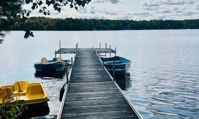 Saint-Claude House | Rowing, Waterfront, Spa