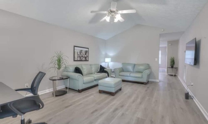 Murfreesboro House | OSborne- near VA/ soccer and baseball fields.