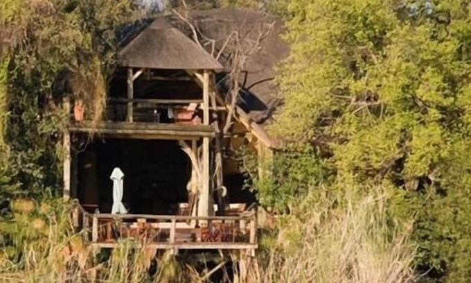 Muneambuanas Cabin | Lianshulu Lodge