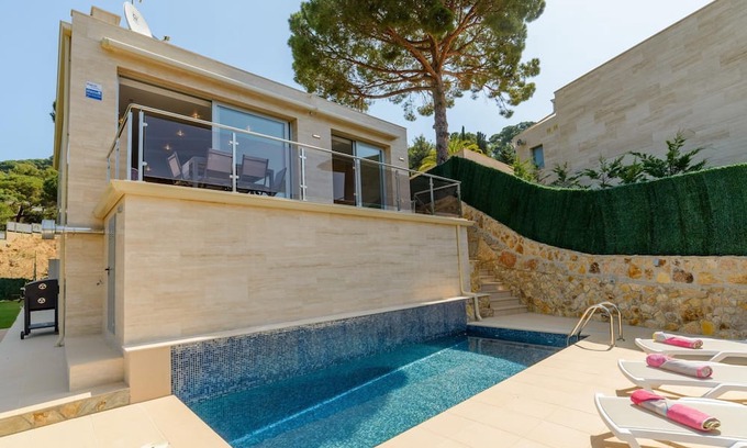 Tossa de Mar Villa | Fiona by Danlux Imvest. nice house whith pool