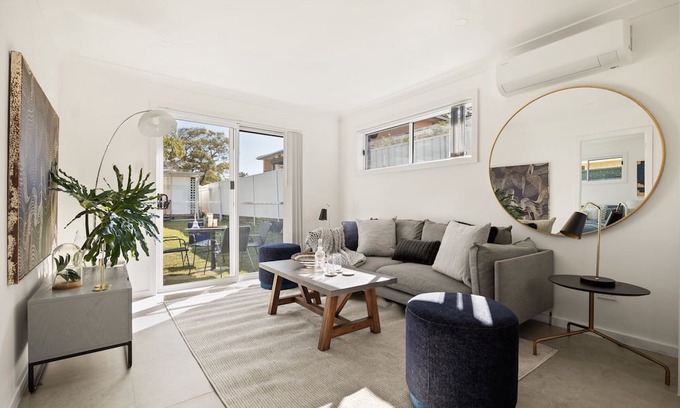 Brighton-le-Sands House | Beachside 2-Bed Home in Brighton-Le-Sand