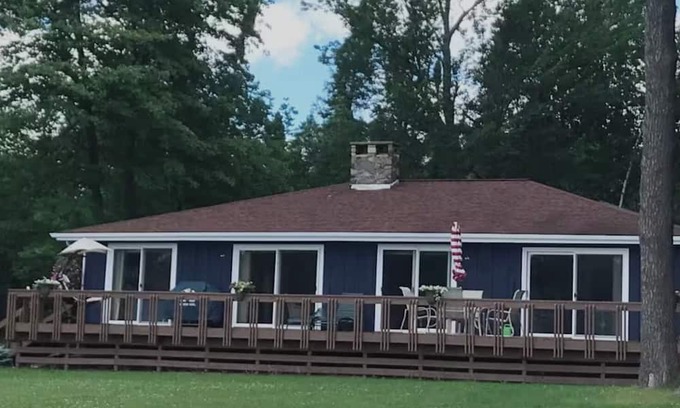 Florence Cottage | Charming 3-bedroom cottage in welcoming Florence with AC