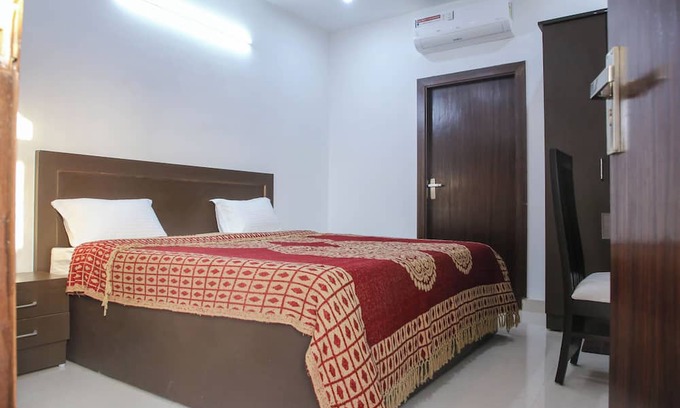 Taj Ganj Bed & Breakfast | Aradhana's Home Stay Deluxe Room