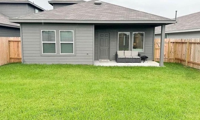 Houston House | Private Backyard Pool Table Bar Lounge